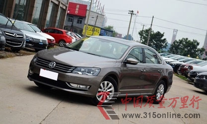一位帕薩特司機(jī)抱怨說,降價(jià)后的收入還不如開黑車