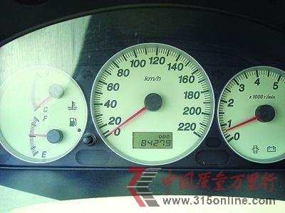 媒體曝汽車里程表黑幕：調低3萬公里要百元(圖)